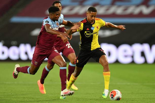 这对全球足 这对全球足